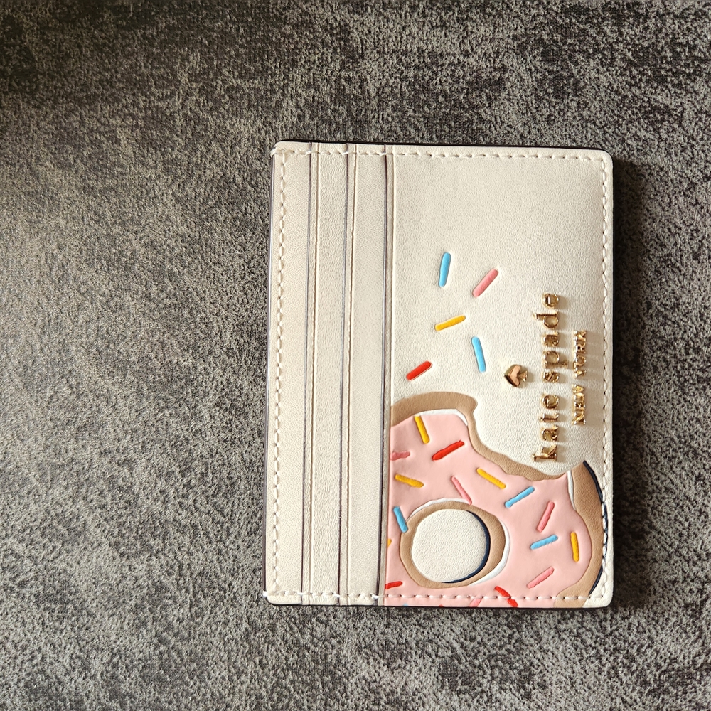 Kate Spade Black Wallet with Sleek Design and Premium Leather